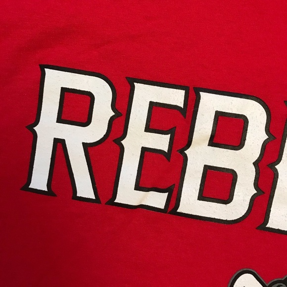 UNLV Rebels T-Shirt Baseball Bandit Logo Red - Picture 4 of 9
